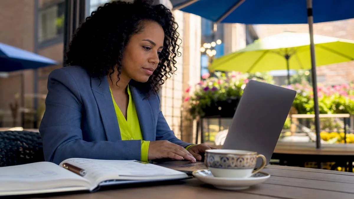 Businesswoman analyzing B2B buyer search intent